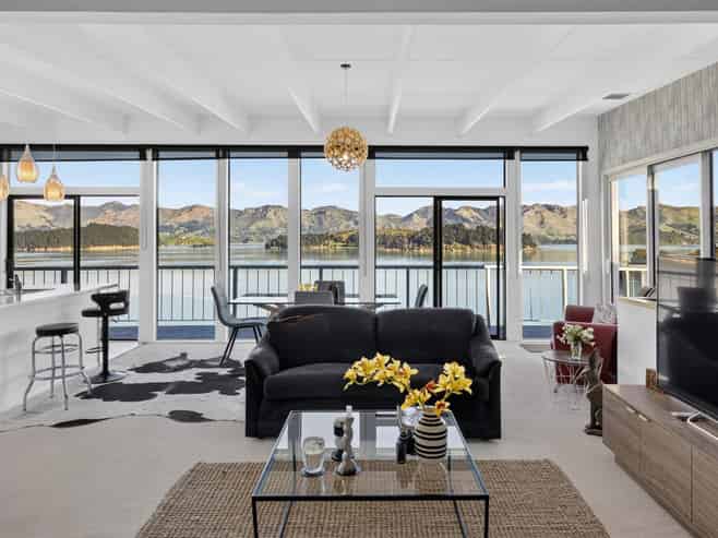 21 Bayview Road, Charteris Bay