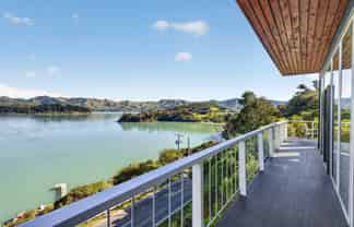 21 Bayview Road, Charteris Bay