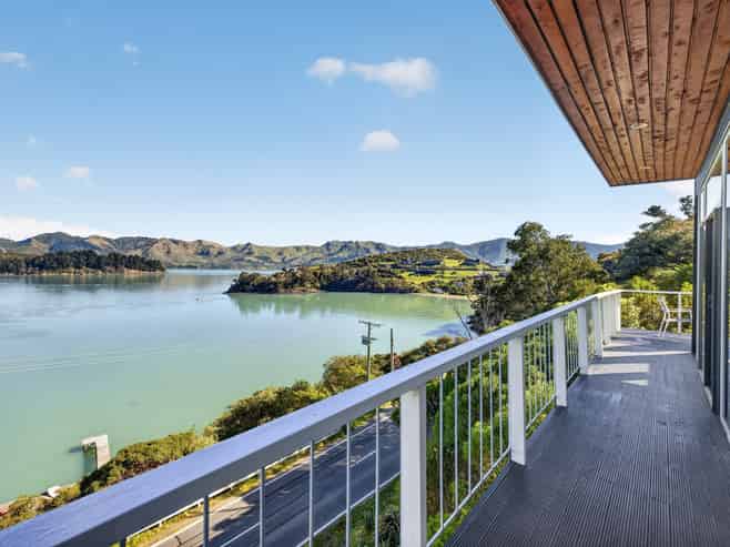 21 Bayview Road, Charteris Bay
