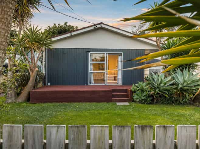 1/322 Royal Road, Massey