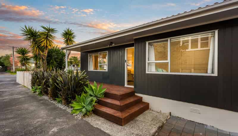 1/322 Royal Road, Massey