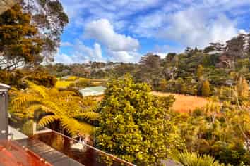 2/10 Wilding Avenue, Northcote Point