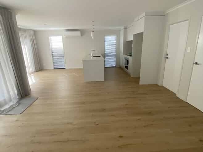 305B Lakes Boulevard, Pyes Pa
