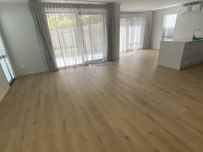 305B Lakes Boulevard, Pyes Pa