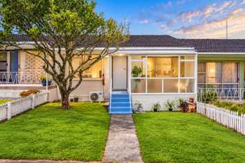 2/67A Roberton Road, Avondale