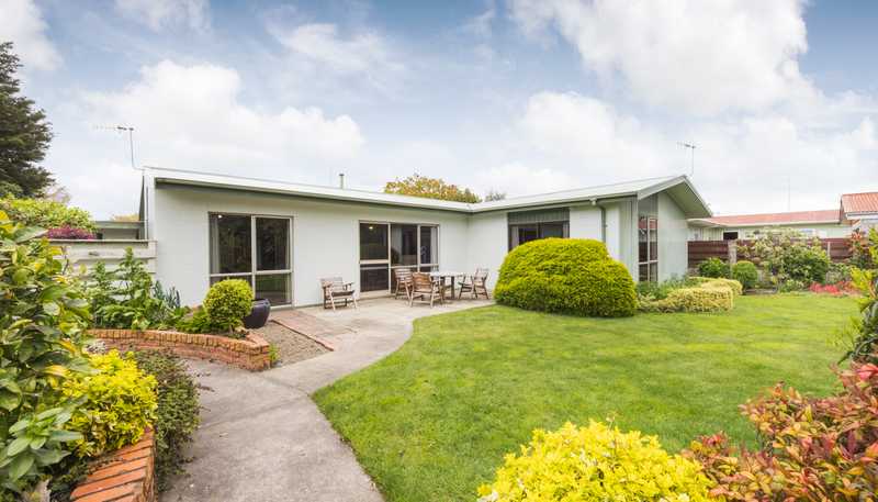 42 John F Kennedy Drive, Milson