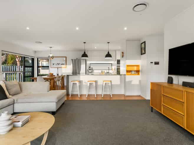2 Pluto Place, Beach Haven