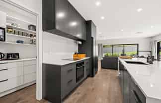 69 Oak Road, Poraiti