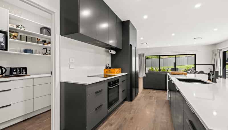 69 Oak Road, Poraiti
