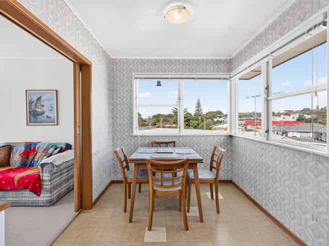 55 Royal View Road, Te Atatu South