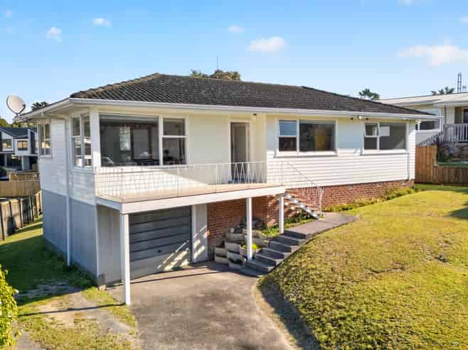 55 Royal View Road, Te Atatu South