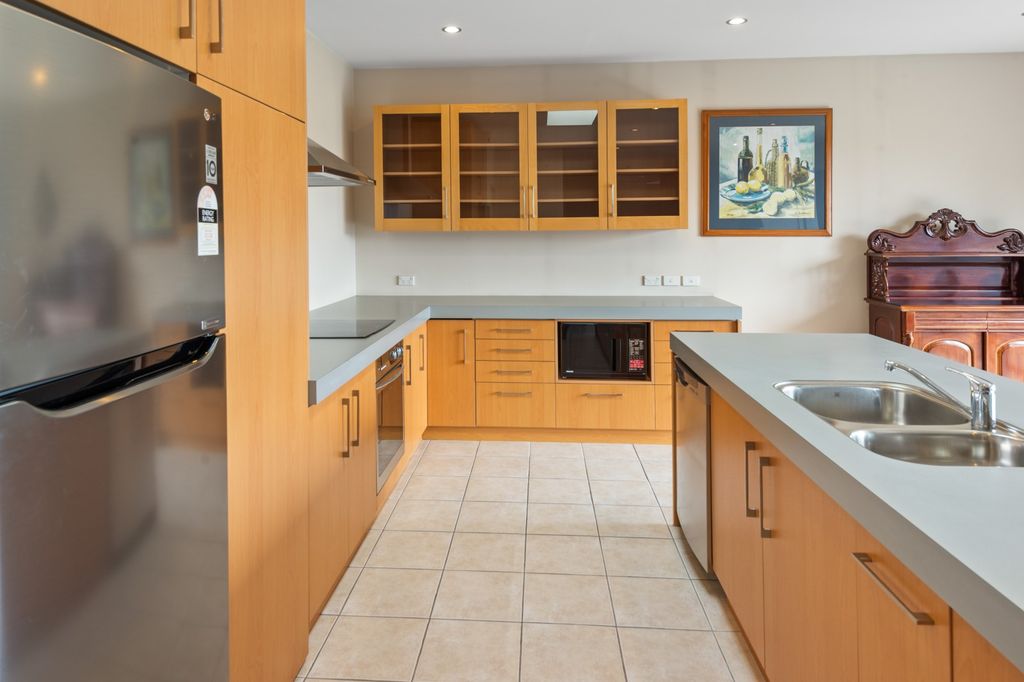Move-In-Ready - Spacious Townhouse 4