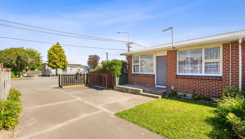 1/609 Hereford Street, Linwood