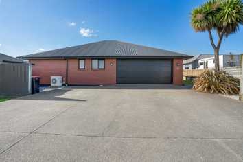 32 Welsh Road, Winton
