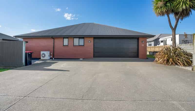 32 Welsh Road, Winton