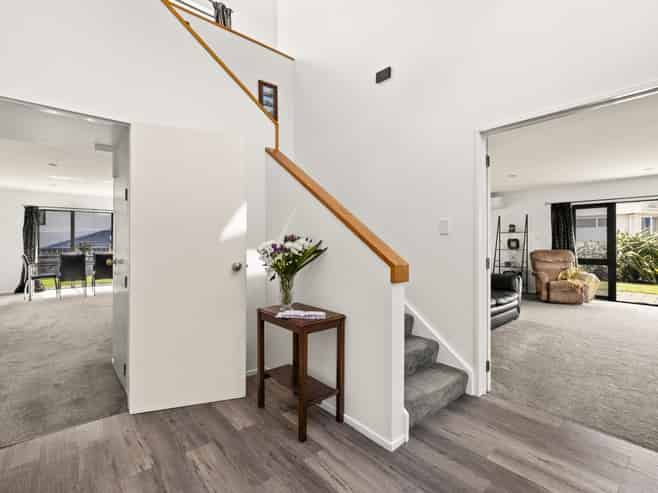 84 Churchill Drive, Taradale