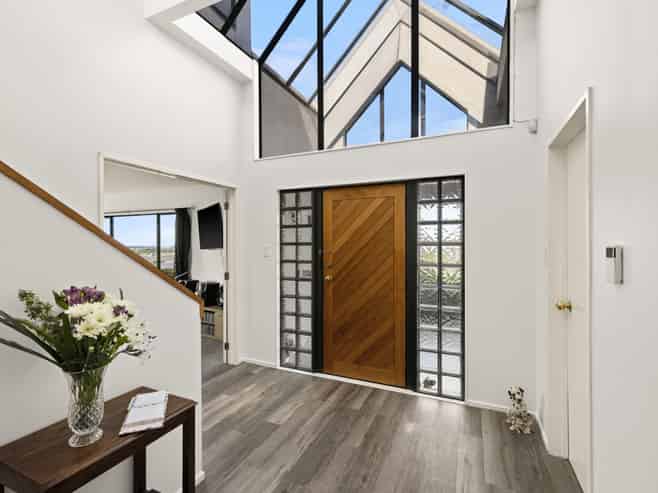 84 Churchill Drive, Taradale