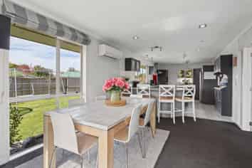 22 Paget Drive, Woodend