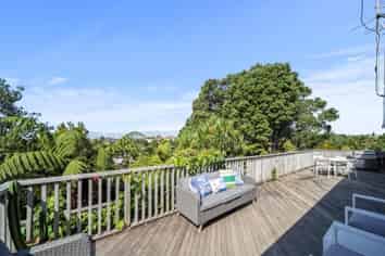 501 Devon Street West, Blagdon