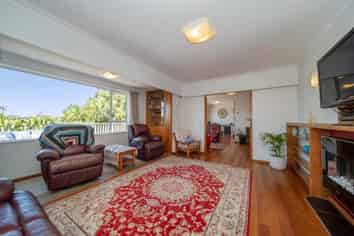 501 Devon Street West, Blagdon