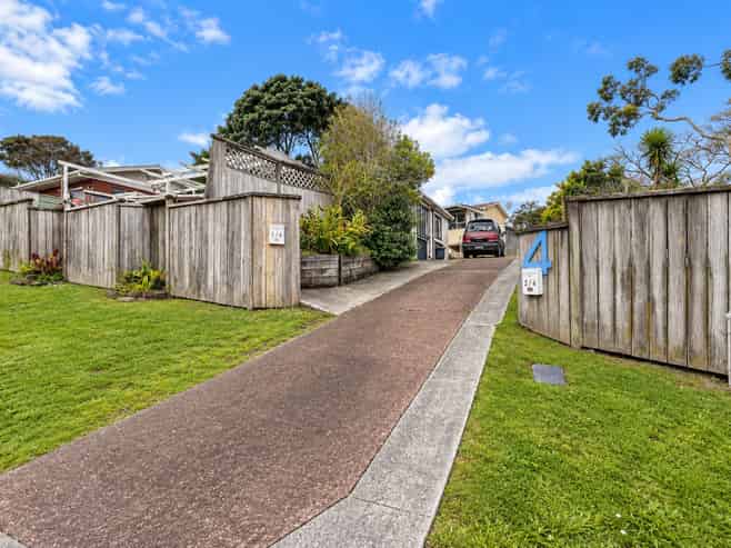 4 Brian Crescent, Stanmore Bay
