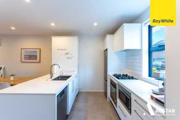 10 Magnetite Lane, Flat Bush