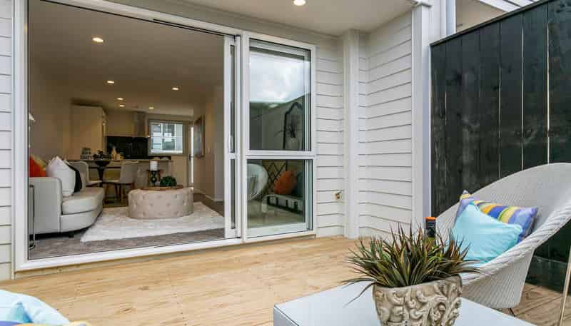 2/70A Barrack Road, Mount Wellington