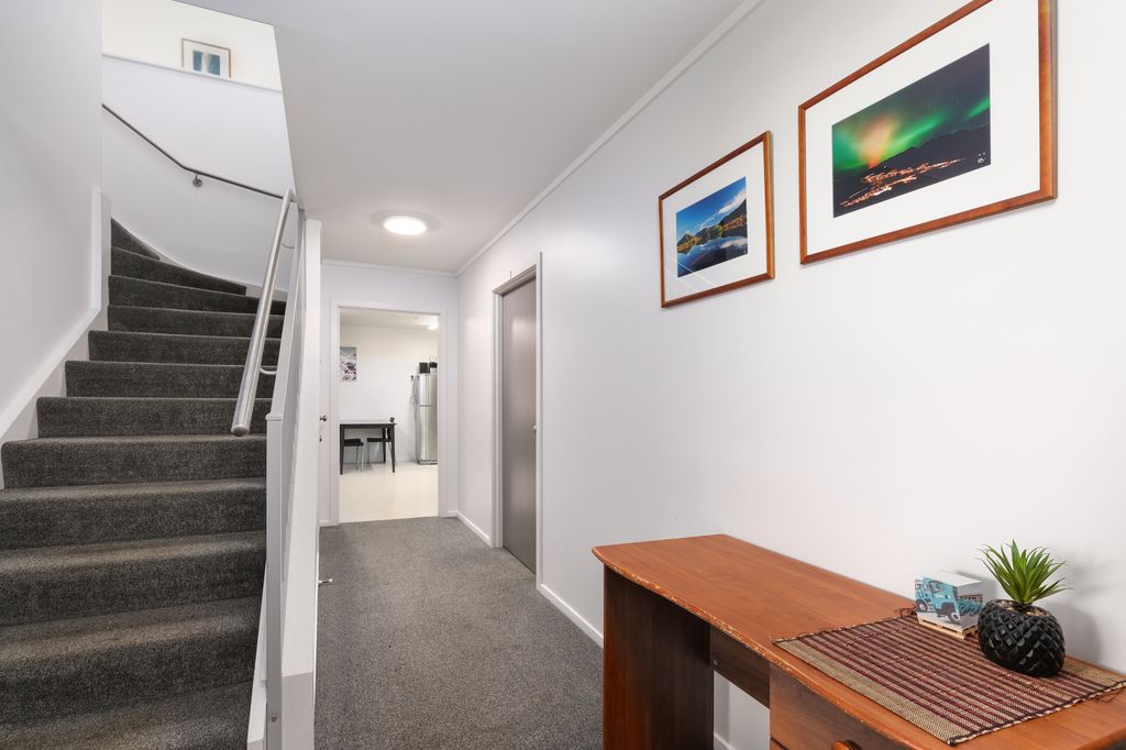 Modern Studio Room with Ensuite 2