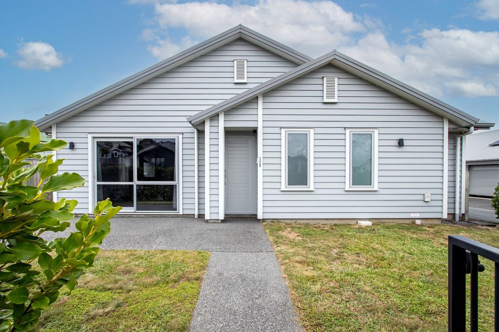 Modern Home - Superb Forest Lake Location! 2