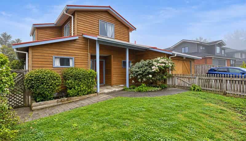 35 Landsdowne Terrace, Karori
