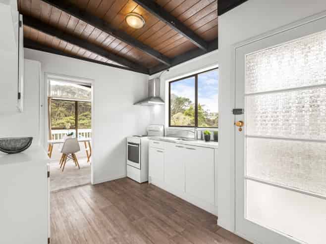 66 Spinella Drive, Bayview