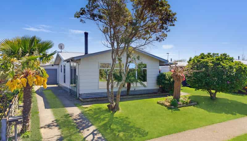 38 Spriggs Crescent, Greenmeadows