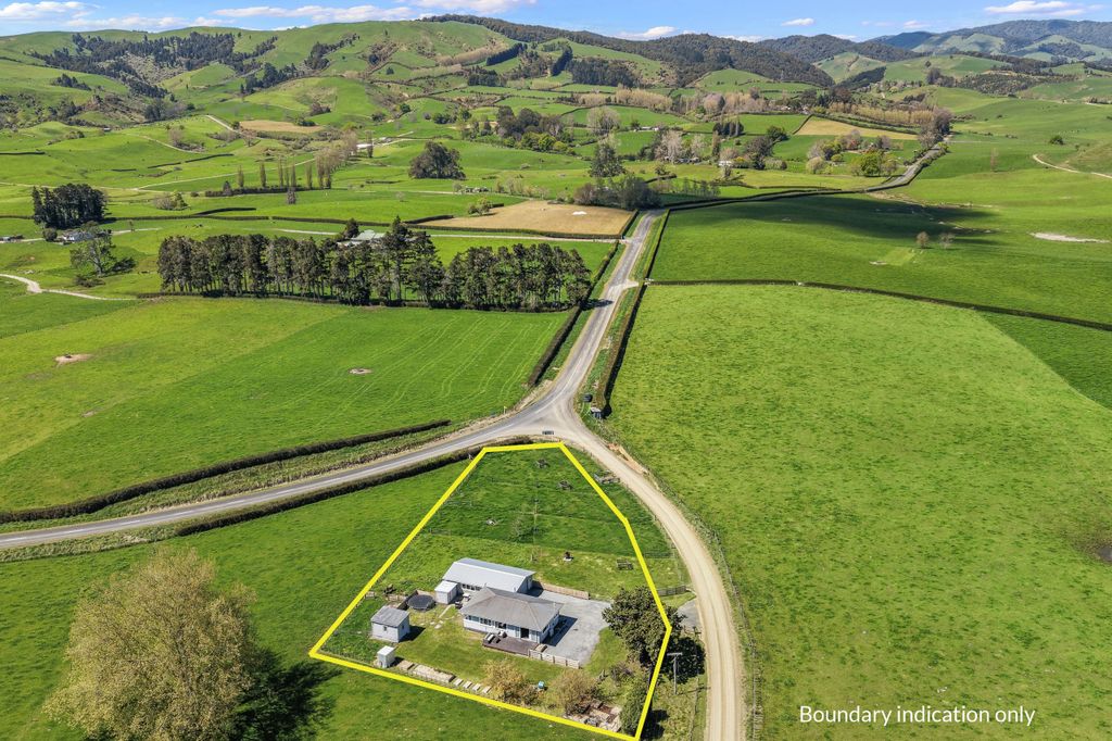 Rural Tranquillity with Room for Toys 2