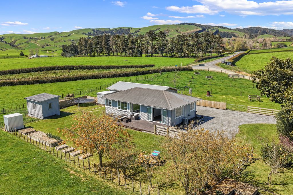 Rural Tranquillity with Room for Toys 1