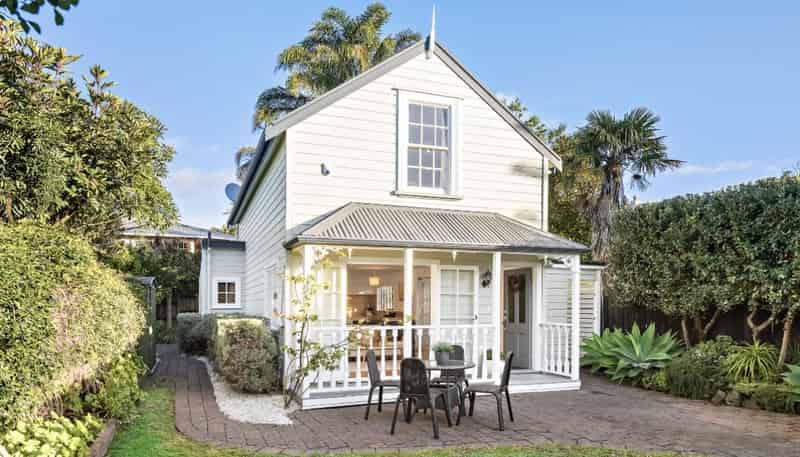 49 Roslyn Terrace, Devonport