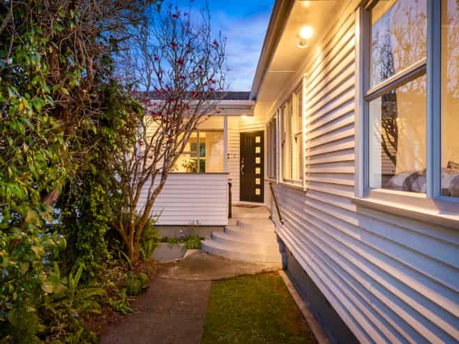 72 Golf Road, New Lynn