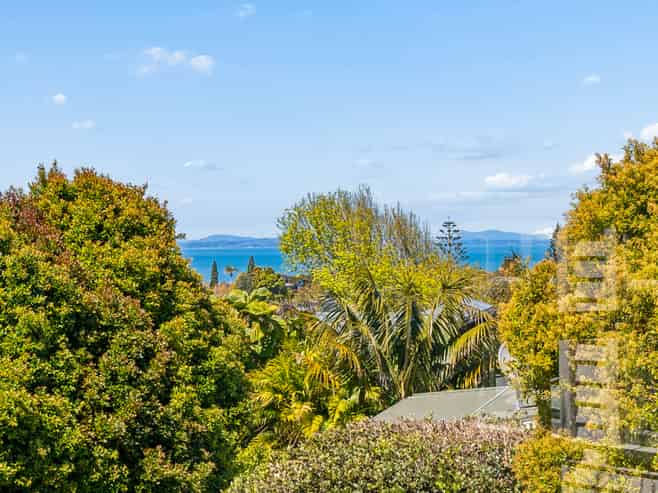 72 Golf Road, New Lynn