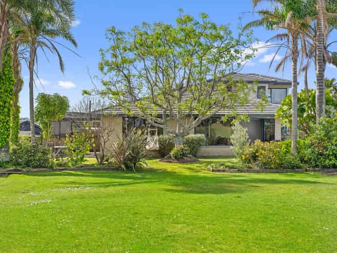 19 Barbados Way, One Tree Point
