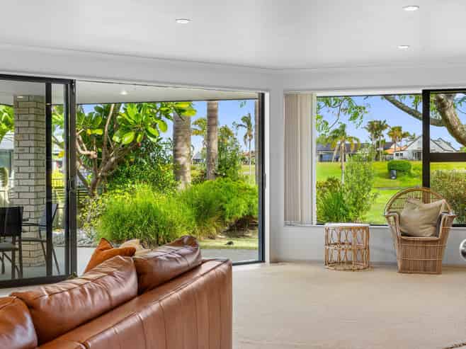 19 Barbados Way, One Tree Point