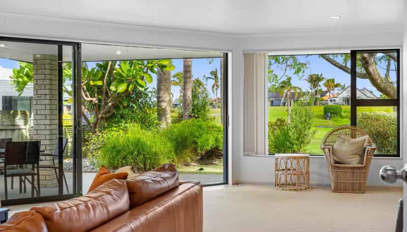 19 Barbados Way, One Tree Point
