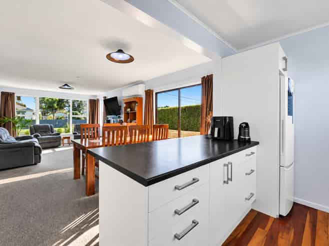 111 & 111a Puriri Street, Hawera