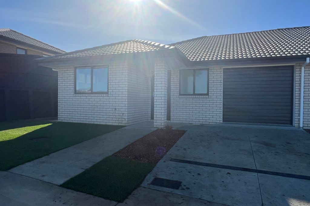 Lovely 3-Bedroom Home in Sought-After Huntington! 1