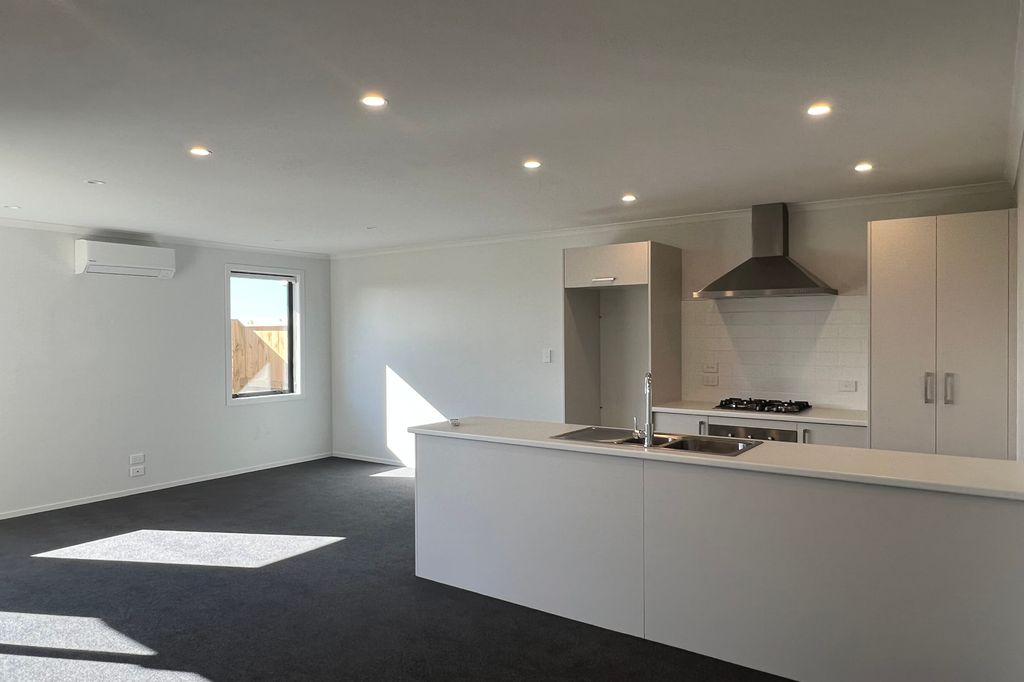 Lovely 3-Bedroom Home in Sought-After Huntington! 3