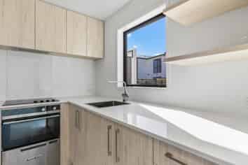 5/172 Don Buck Road, Massey