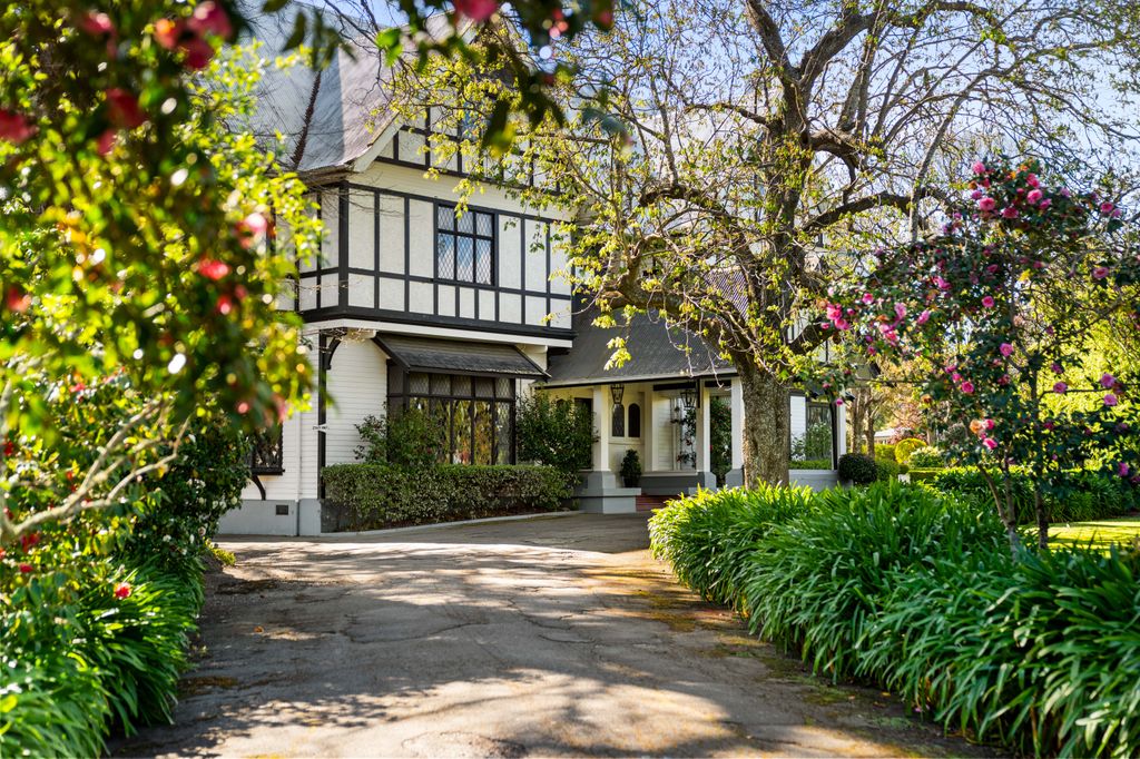 A Grand Residence with a Story to Tell 2