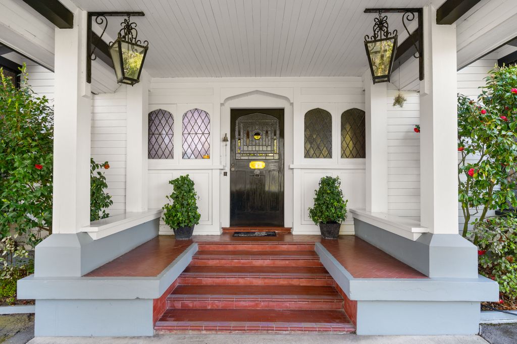 A Grand Residence with a Story to Tell 3