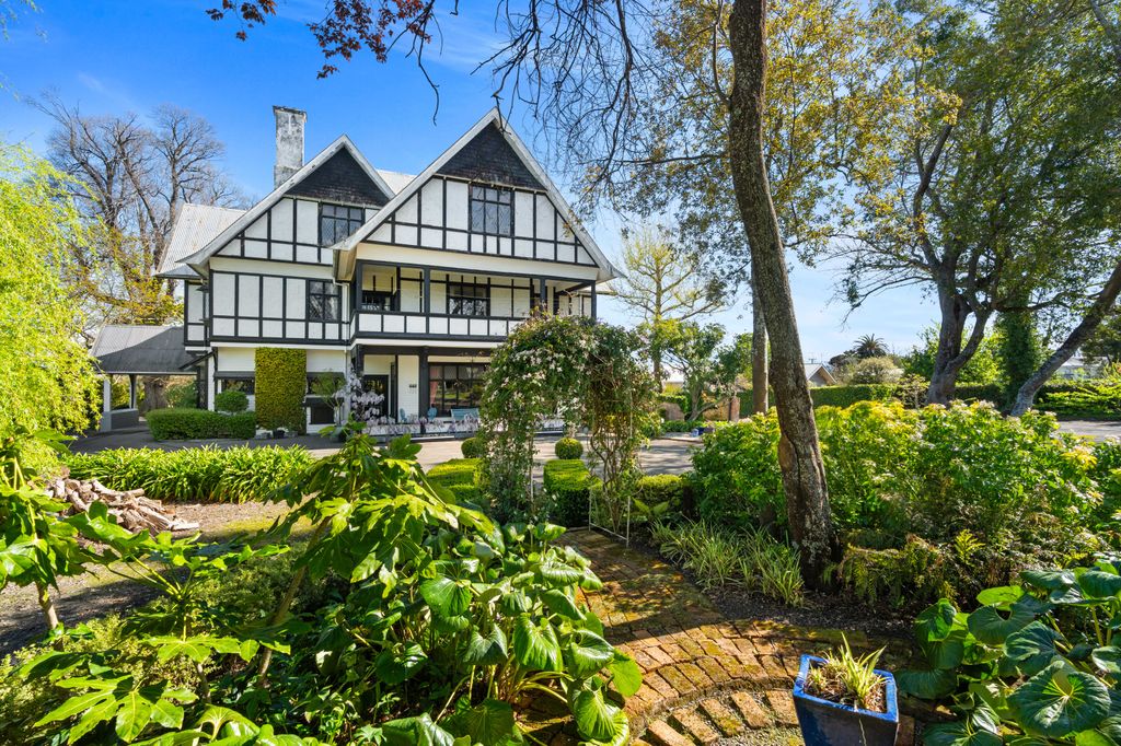 A Grand Residence with a Story to Tell 1