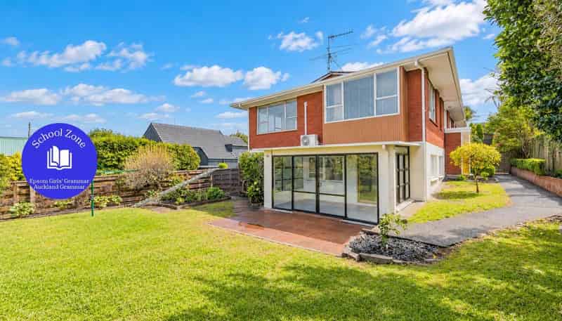 2/30 St Vincent Avenue, Remuera