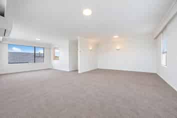 2/30 St Vincent Avenue, Remuera