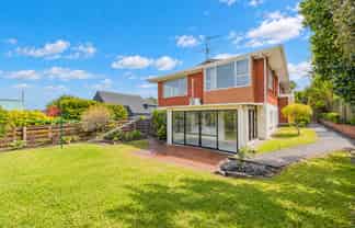 2/30 St Vincent Avenue, Remuera